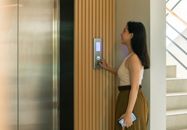 Canicule et ascenseurs perturbés : les bons réflexes à adopter